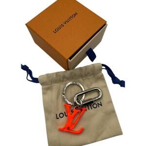 Louis Vuitton Neon Orange LV Initials Keychain / Bag Charm – Virgil Abloh Era